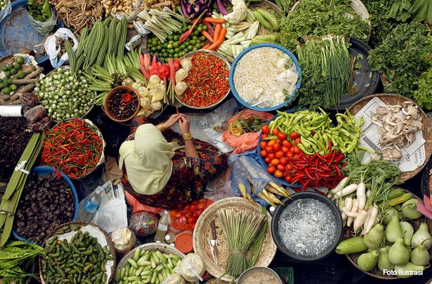 Ketika Dompet Menipis dan Harga Melambung: Bagaimana Kita Sebenarnya Bertahan?