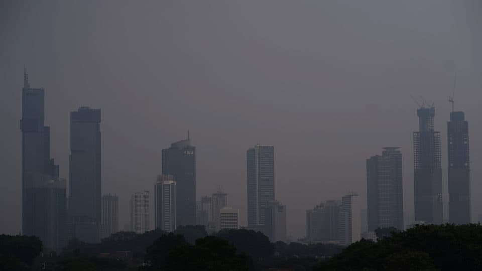 Ketika Kota-Kota Kita Berhenti Bernapas: Menyibak Dampak Nyata Polusi Urban di Kehidupan Sehari-hari