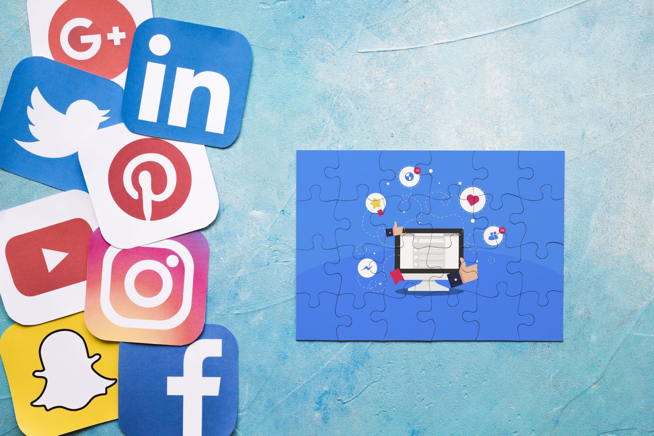 Di Balik Layar: Bagaimana Media Sosial Membentuk Cara Kita Berpikir Tanpa Kita Sadari