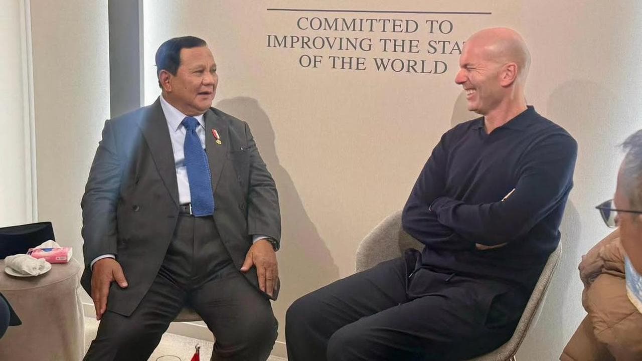 Zidane dan Prabowo di Davos: Mampukah Kolaborasi Global Menjawab Mimpi Sepak Bola Indonesia?