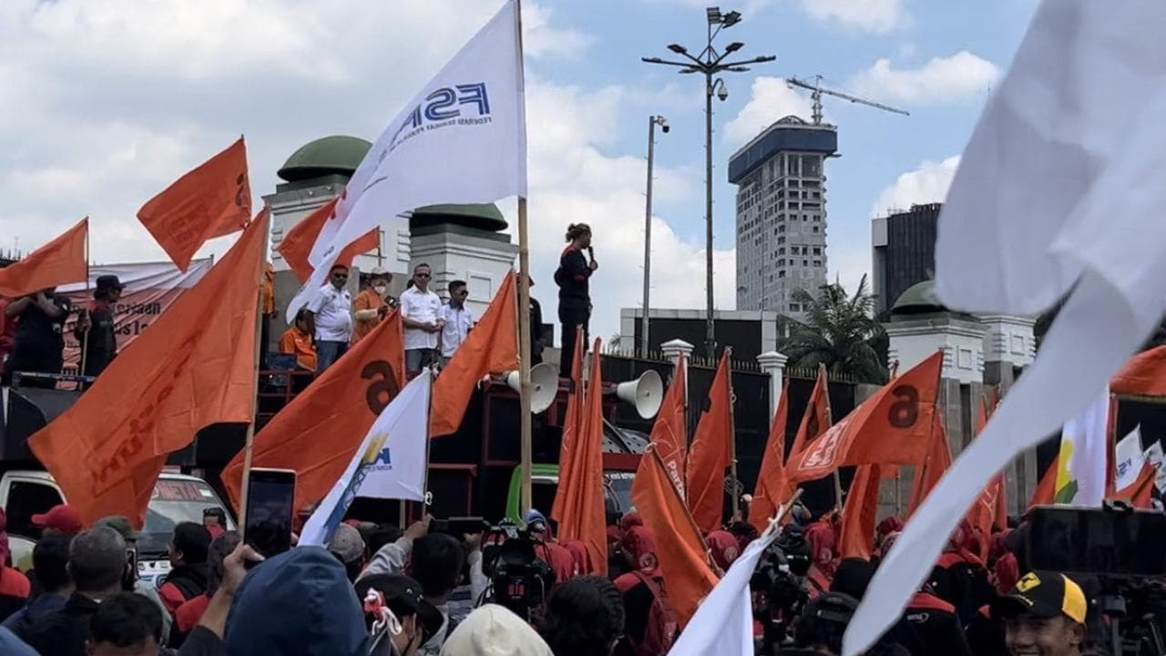 Gelombang Aksi Buruh 2026: Bukan Sekedar Demo, Tapi Alarm Sosial yang Berdentang Keras