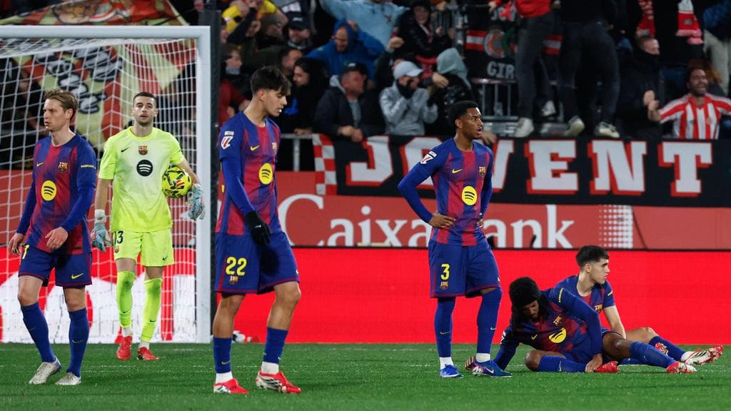 Eksperimen Tanpa Ujung: Mengapa Rotasi Bek Barcelona di Bawah Flick Justru Memperparah Krisis Pertahanan?