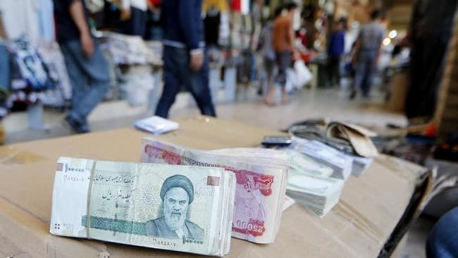 Rial Iran Tersungkur: Ketika Mata Uang Tak Lagi Bercerita Tentang Angka, Tapi Derita Rakyat