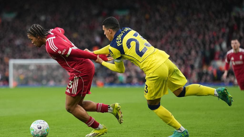 Krisis Mental atau Kelelahan Fisik? Mengapa Liverpool Terus Gagal di Menit-Menit Penentu